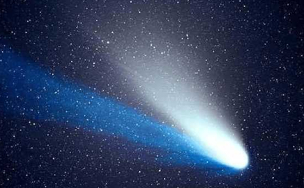 大多数彗星由西向东运行，但为何哈雷彗星从东向西运行？